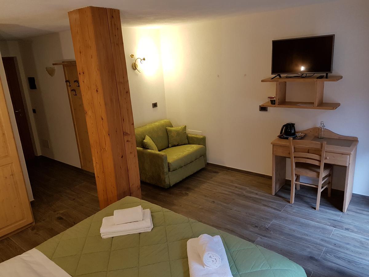 Le Nid De L'Aigle Otel Champoluc Dış mekan fotoğraf