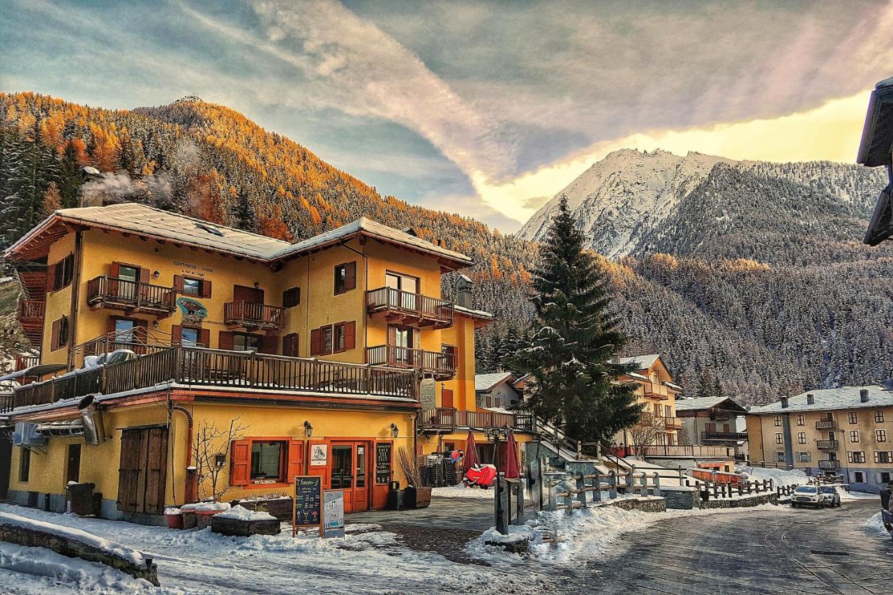 Le Nid De L'Aigle Otel Champoluc Dış mekan fotoğraf